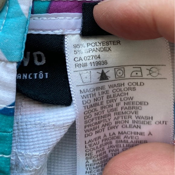 NVO Sport Golf Long Shorts. Multicolor Geometric Pattern Peddle Pusher. Size 8. - Picture 10 of 15